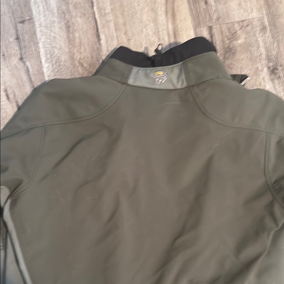 Mountain Hardware Softshell - Picture 4 of 4